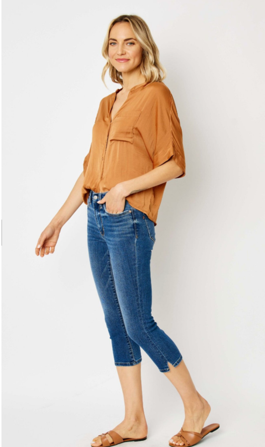 Judy Blue Mid Rise Skinny Capri